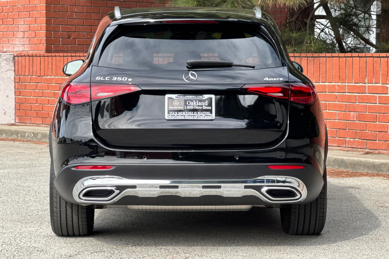 Used 2025 Mercedes-Benz GLC 350e 4MATIC image 5