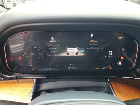 Used 2022 Jeep Grand Wagoneer Series III w/ HD Trailer Tow Package AWD/4WD image 15