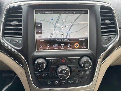 Used 2017 Jeep Grand Cherokee Limited w/ Luxury Group II AWD/4WD image 15