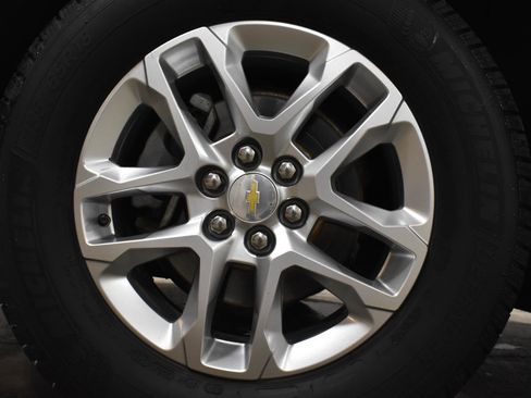 Used 2020 Chevrolet Traverse LT w/ LPO, Floor Liner Package image 37