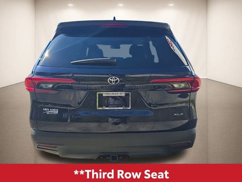 Used 2024 Toyota Grand Highlander XLE image 7