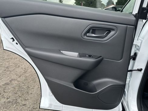 New 2025 Nissan Rogue S image 23