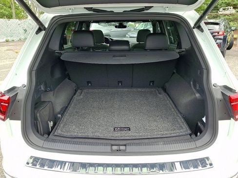 Used 2024 Volkswagen Tiguan SEL R-Line AWD/4WD image 18