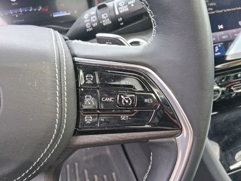 Used 2021 Jeep Grand Cherokee L Overland w/ Luxury Tech Group IV AWD/4WD image 22