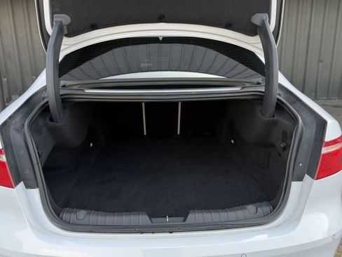 Used 2016 Jaguar XF Prestige image 16