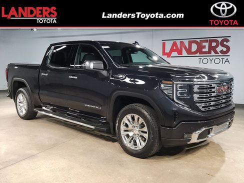 Used 2022 GMC Sierra 1500 Denali image 1