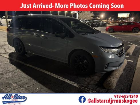 Used 2023 Honda Odyssey Sport image 1
