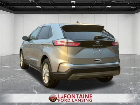 Used 2023 Ford Edge SEL image 3