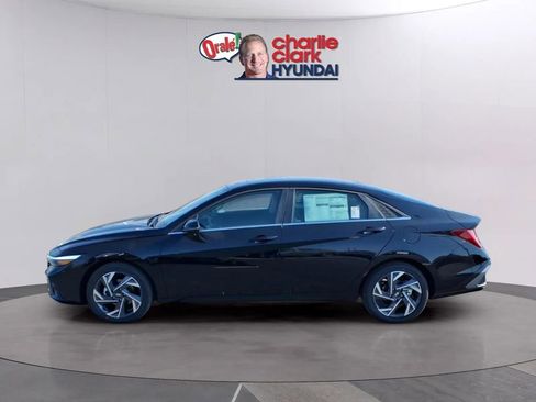 New 2026 Hyundai Elantra Limited FWD image 2