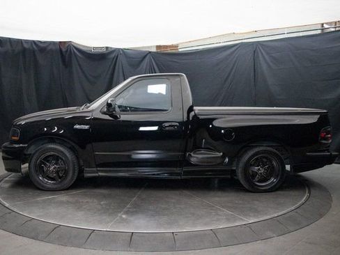 Used 2002 Ford F150 Lightning RWD image 10