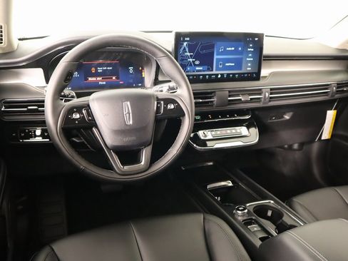 New 2026 Lincoln Corsair Premiere image 2