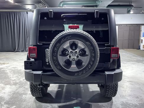 Used 2018 Jeep Wrangler Unlimited Sahara image 7