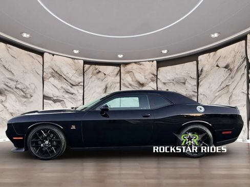 Used 2015 Dodge Challenger R/T Scat Pack w/ Driver Convenience Group RWD image 11