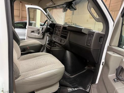 Used 2024 Chevrolet Express 3500 LT w/ LT Preferred Equipment Group RWD image 26