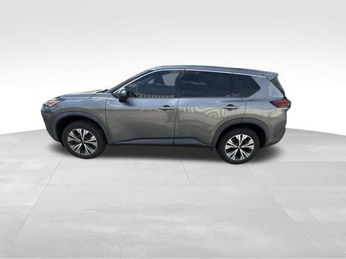 Used 2021 Nissan Rogue SV FWD image 3