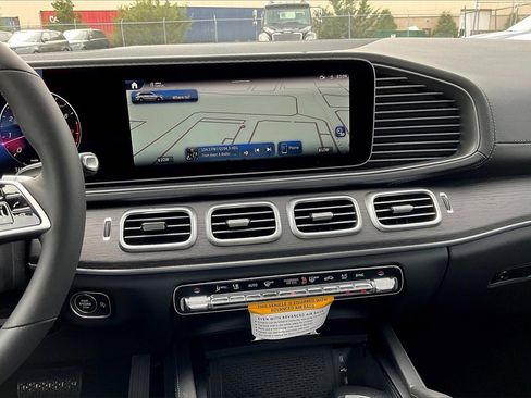 New 2026 Mercedes-Benz GLS 450 4MATIC image 7