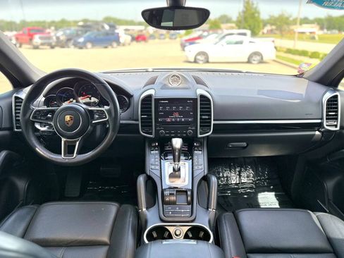 Used 2018 Porsche Cayenne Platinum Edition AWD/4WD image 16