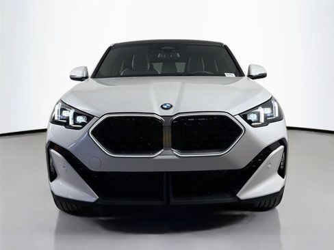New 2026 BMW X2 xDrive28i w/ Technology Package AWD/4WD image 2