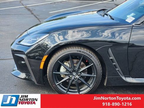 Used 2025 Toyota GR86 Premium w/ ALL Weather Mat Package (TMS) RWD image 8