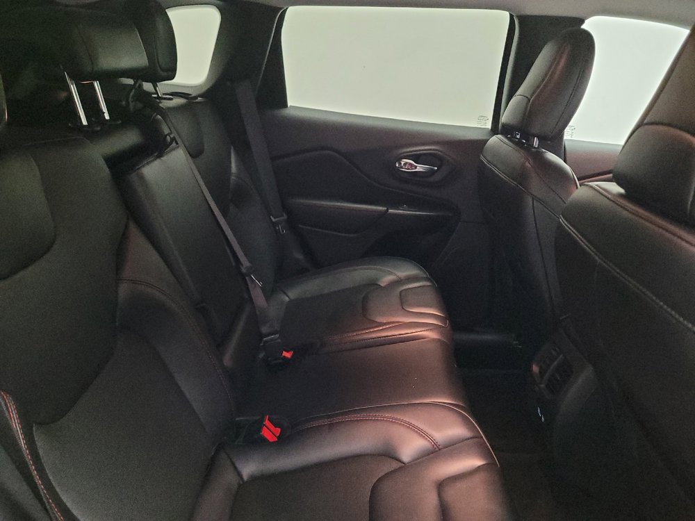 Used 2021 Jeep Cherokee Trailhawk w/ Comfort/Convenience Group AWD/4WD image 19