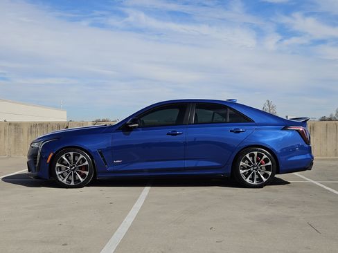 Used 2023 Cadillac CT4 V Blackwing w/ Technology Package image 2