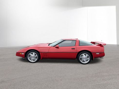 Used 1988 Chevrolet Corvette Coupe RWD image 5
