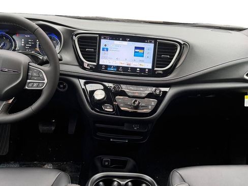 New 2026 Chrysler Pacifica Select image 11