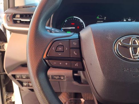 Certified 2024 Toyota Sienna LE image 10