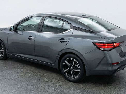 Used 2025 Nissan Sentra SV image 6