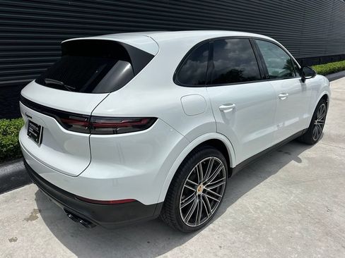 Certified 2023 Porsche Cayenne AWD/4WD image 10