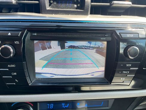 Used 2015 Toyota Corolla LE FWD image 18