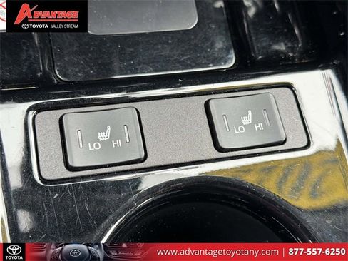 Used 2022 Toyota Prius Prime XLE image 37