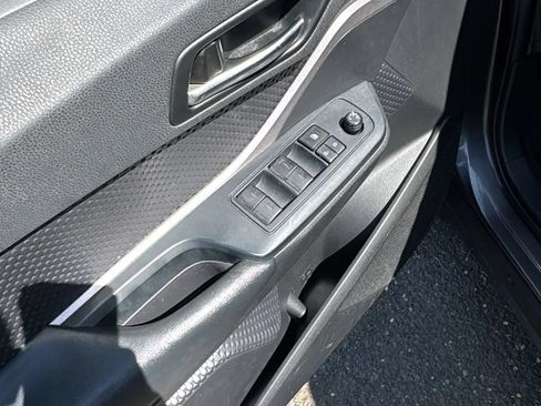 Used 2021 Toyota C-HR LE FWD image 10