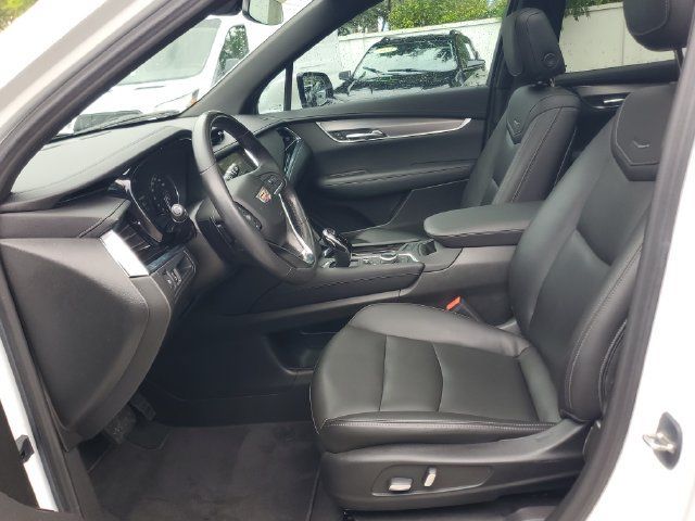 Certified 2024 Cadillac XT6 Luxury FWD image 19