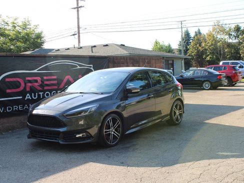 Used 2015 Ford Focus ST w/ Equipment Group 401A image 1