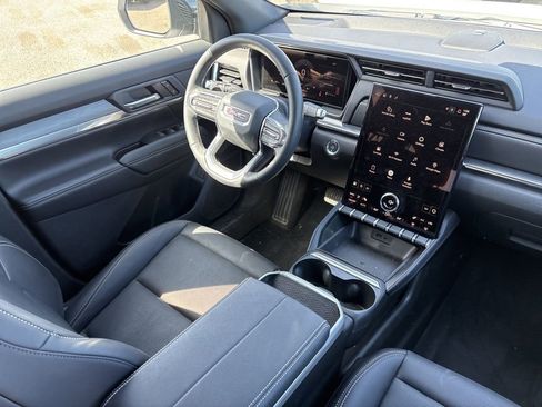 Used 2026 GMC Terrain Elevation w/ Elevation Premium Package AWD/4WD image 14