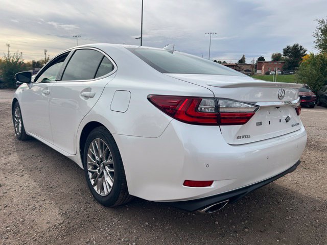 Used 2018 Lexus ES 350 w/ Luxury Package w/Wood Trim FWD image 3