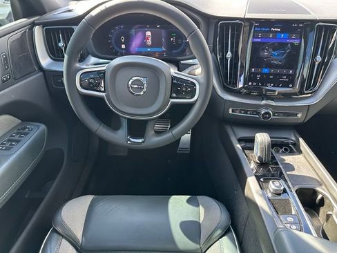 Used 2022 Volvo XC60 T8 R-Design w/ Advanced Package image 17