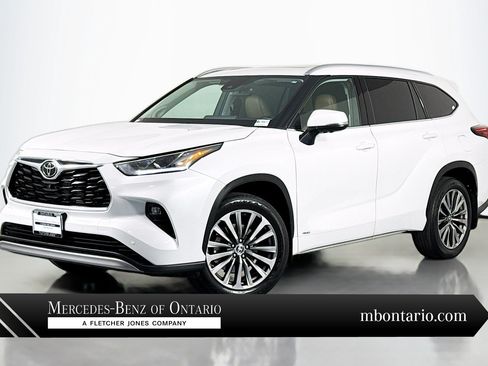 Used 2025 Toyota Highlander Limited AWD/4WD image 1