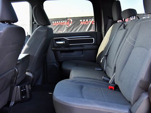 Used 2024 RAM 2500 Big Horn w/ Night Edition AWD/4WD image 40