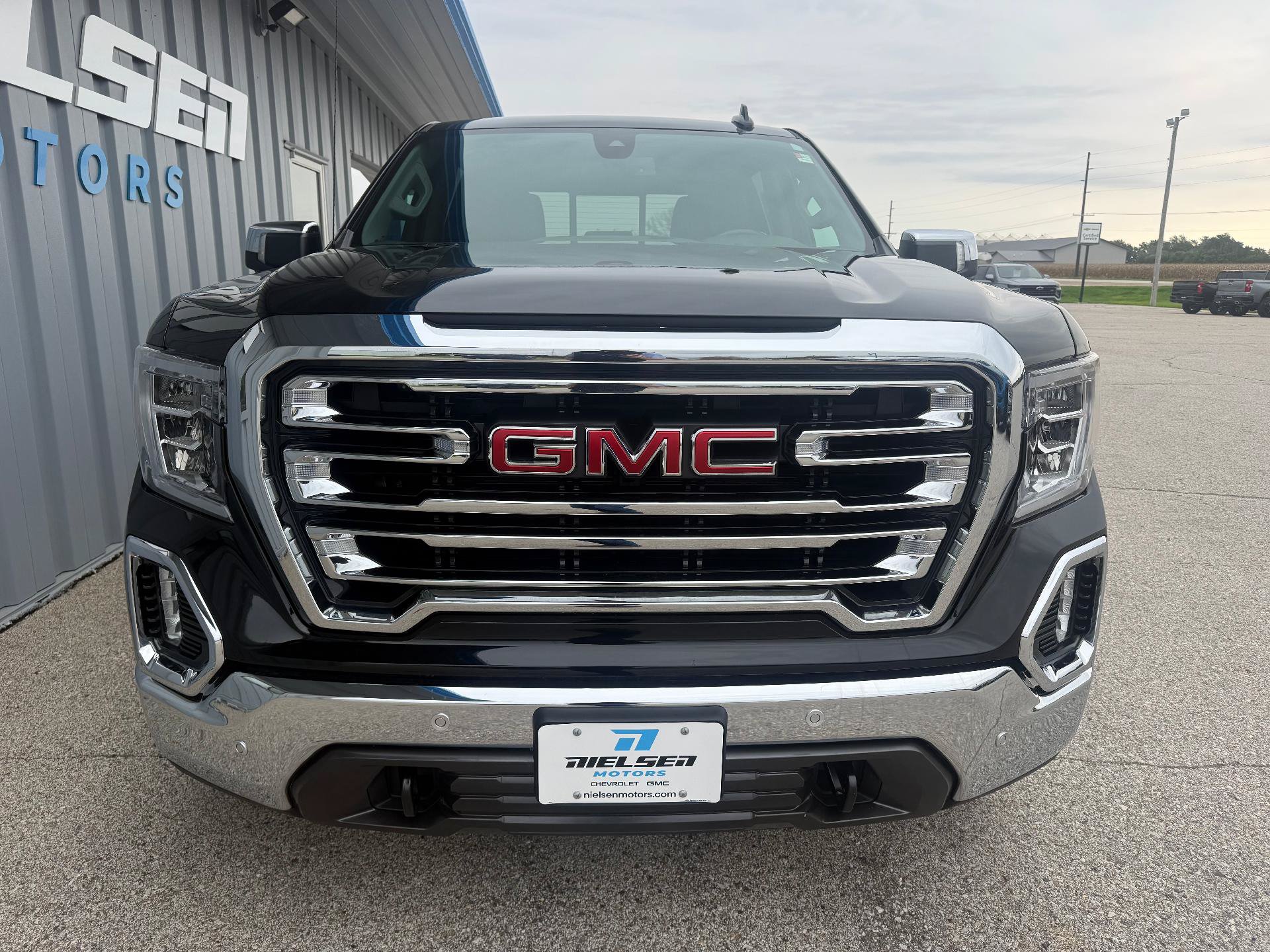 Used 2021 GMC Sierra 1500 SLT w/ SLT Premium Plus Package AWD/4WD image 3