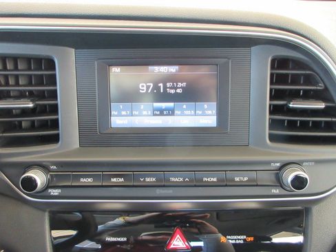 Used 2019 Hyundai Elantra SE w/ Cargo Package FWD image 34