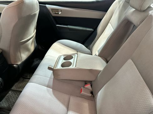 Used 2016 Toyota Corolla LE FWD image 5