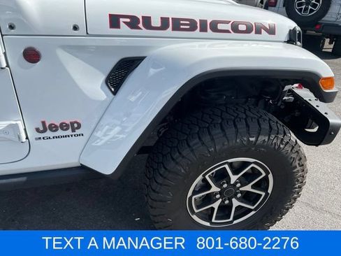 Used 2025 Jeep Gladiator Rubicon AWD/4WD image 7