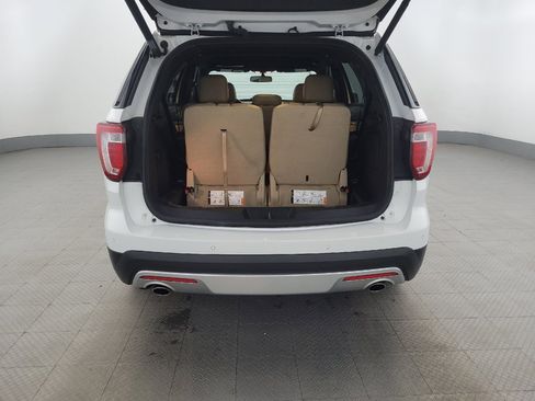 Used 2017 Ford Explorer XLT w/ Equipment Group 202A image 29