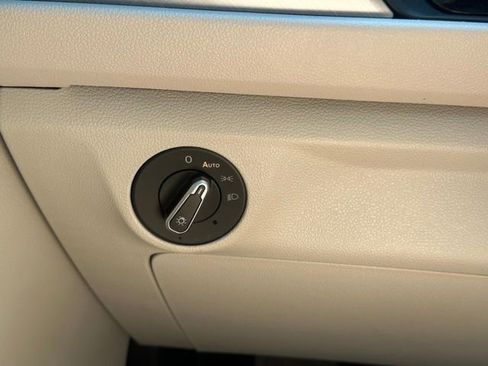 Used 2024 Volkswagen Jetta SE FWD image 18