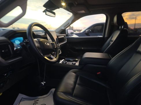 Used 2023 Ford Expedition XLT image 13