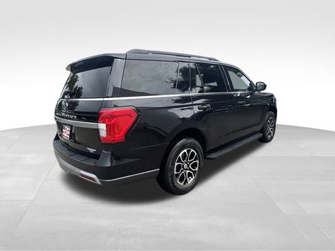 Certified 2024 Ford Expedition XLT image 4