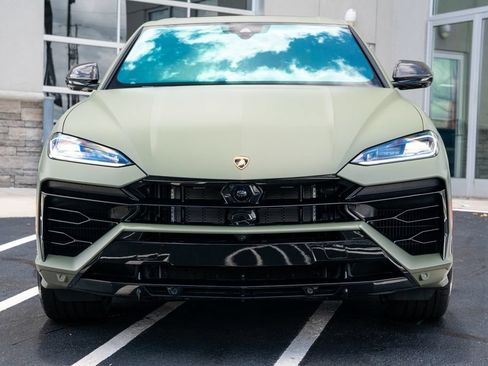 Used 2025 Lamborghini Urus SE AWD/4WD image 4