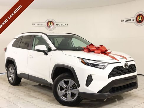 Used 2022 Toyota RAV4 XLE AWD/4WD image 1
